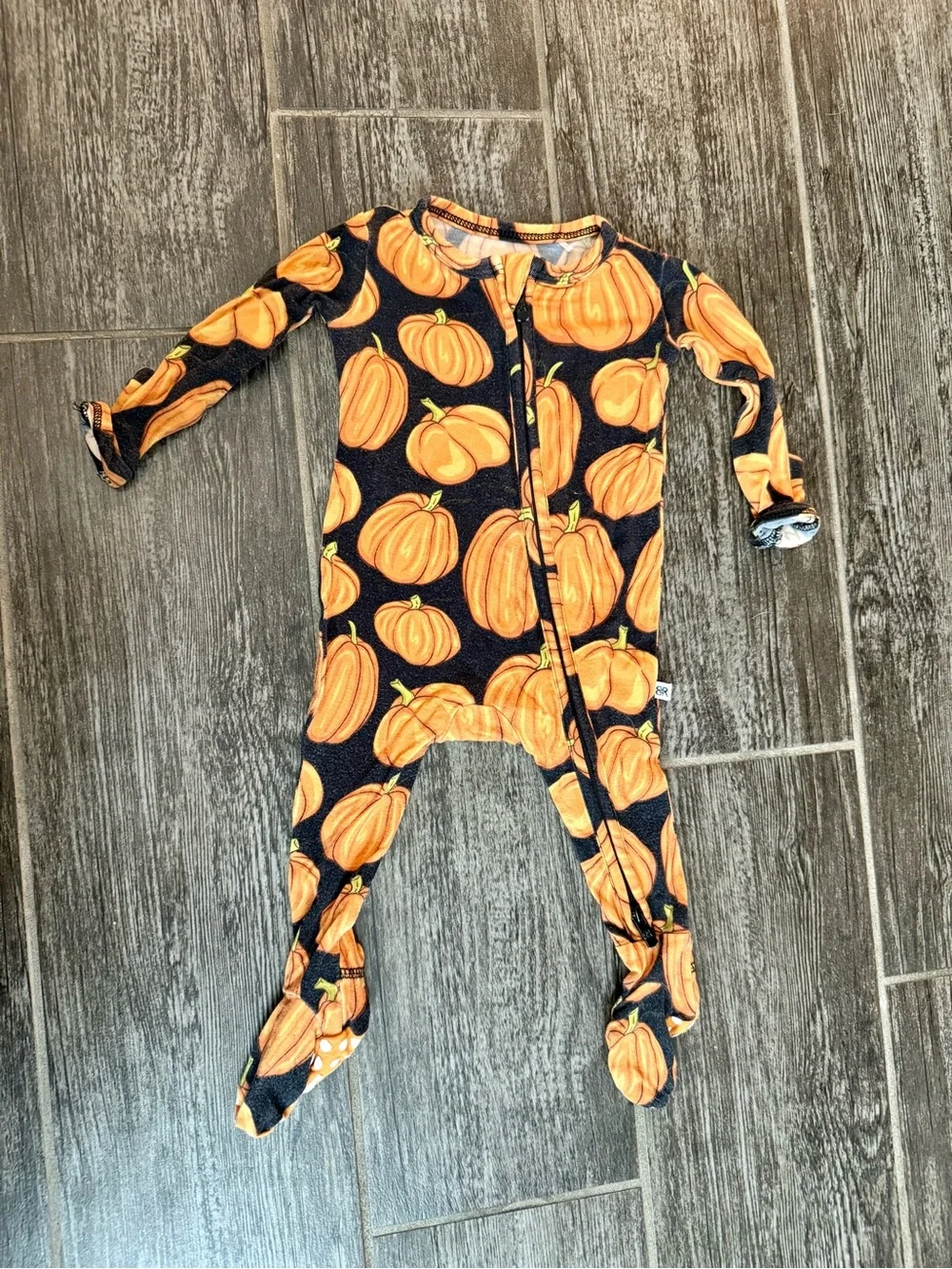 Newborn Bums & Roses pumpkin pajamas